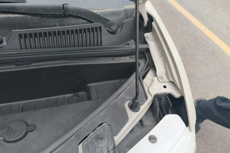 Used Wuling Hongguang MINIEV 2024 3rd Generation 215km Advanced Version Engine Bay Left