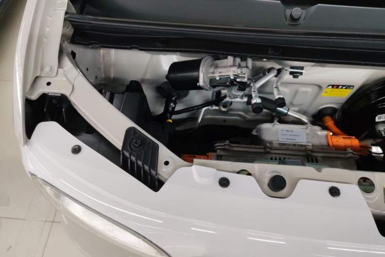 Used Wuling Hongguang MINIEV 2024 3rd Generation 215km Youth Edition Engine Bay Right