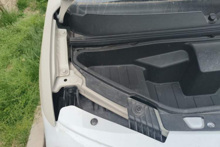 Used Wuling Hongguang MINIEV 2024 3rd Generation 215km Advanced Version Engine Bay Right