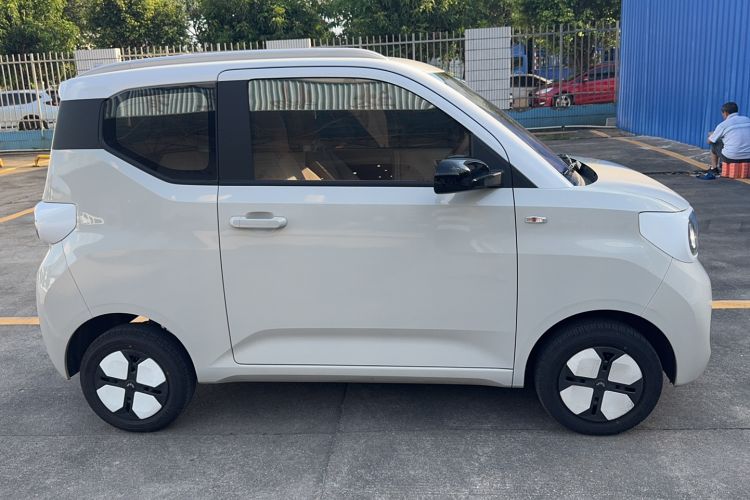 Used Wuling Hongguang MINIEV 2024 3rd Generation 215km Advanced Version Exterior 2