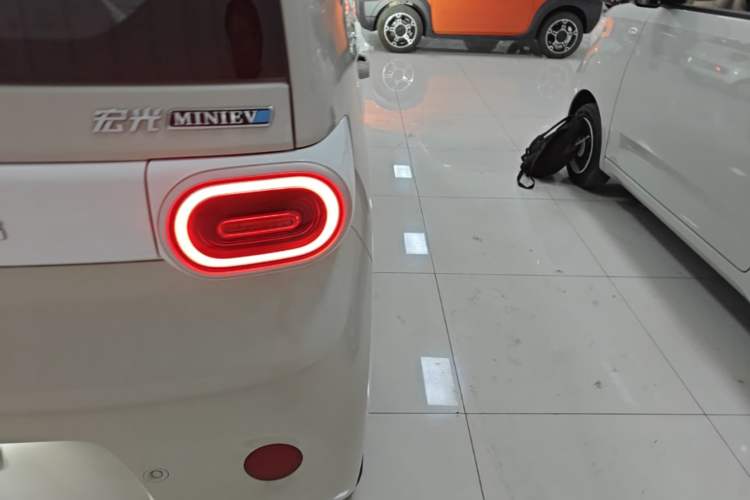 Used Wuling Hongguang MINIEV 2024 3rd Generation 215km Youth Edition Exterior 3