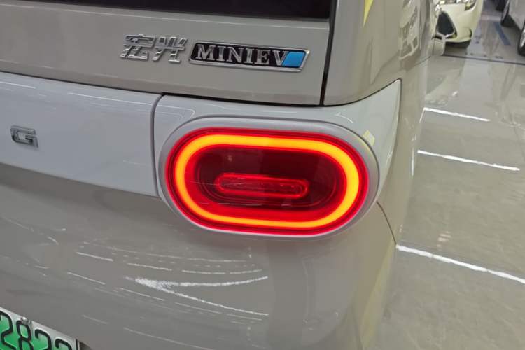 Used Wuling Hongguang MINIEV 2024 3rd Generation 215km Youth Edition Exterior 3