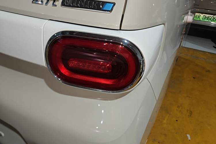Used Wuling Hongguang MINIEV 2024 3rd Generation 215km Advanced Version Exterior 3