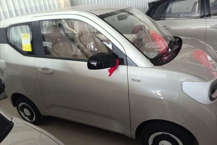Used Wuling Hongguang MINIEV 2024 3rd Generation 215km Youth Edition Exterior 4