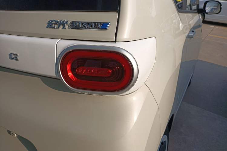 Used Wuling Hongguang MINIEV 2024 3rd Generation 215km Youth Edition Exterior 4