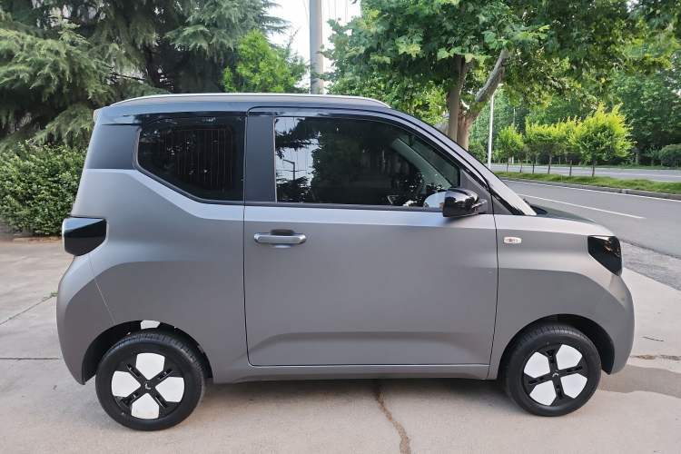 Used Wuling Hongguang MINIEV 2024 3rd Generation 215km Advanced Version Exterior 4