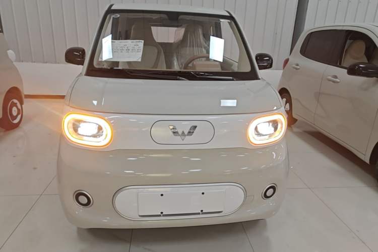 Used Wuling Hongguang MINIEV 2024 3rd Generation 215km Youth Edition Front
