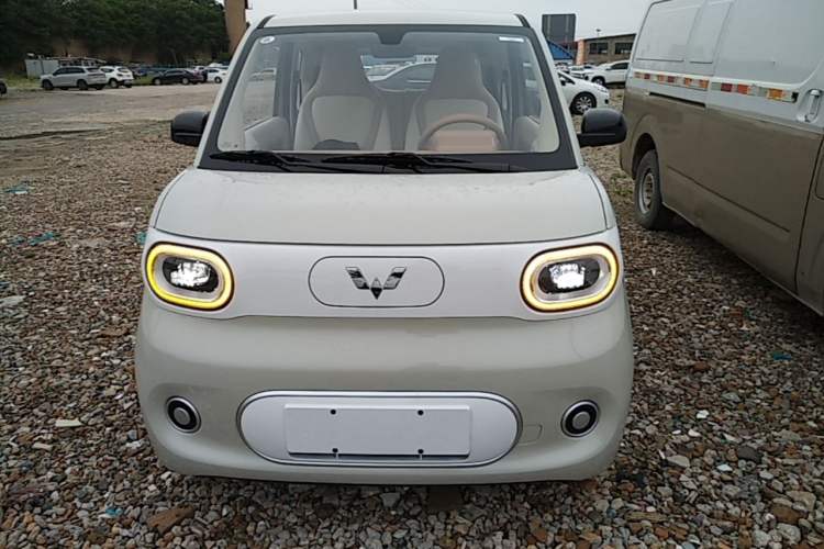 Used Wuling Hongguang MINIEV 2024 3rd Generation 215km Youth Edition Front