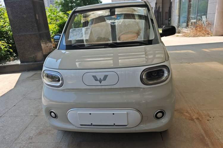 Used Wuling Hongguang MINIEV 2024 3rd Generation 215km Youth Edition Front