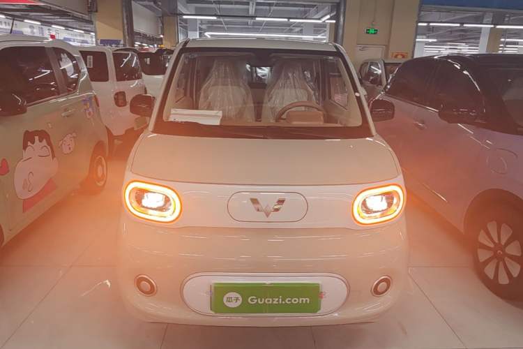 Used Wuling Hongguang MINIEV 2024 3rd Generation 215km Youth Edition Front