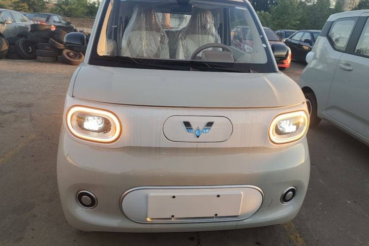 Used Wuling Hongguang MINIEV 2024 3rd Generation 215km Youth Edition Front