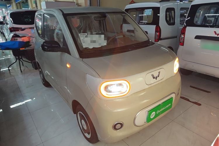 Used Wuling Hongguang MINIEV 2024 3rd Generation 215km Youth Edition Front Right 45 Deg