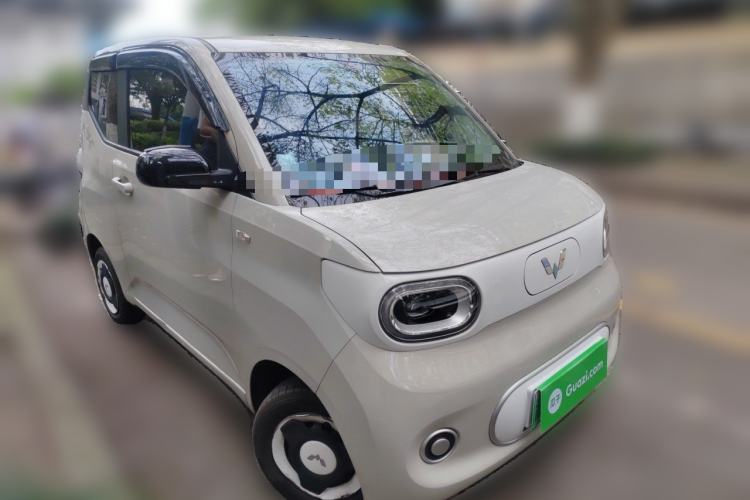 Used Wuling Hongguang MINIEV 2024 3rd Generation 215km Youth Edition Front Right 45 Deg