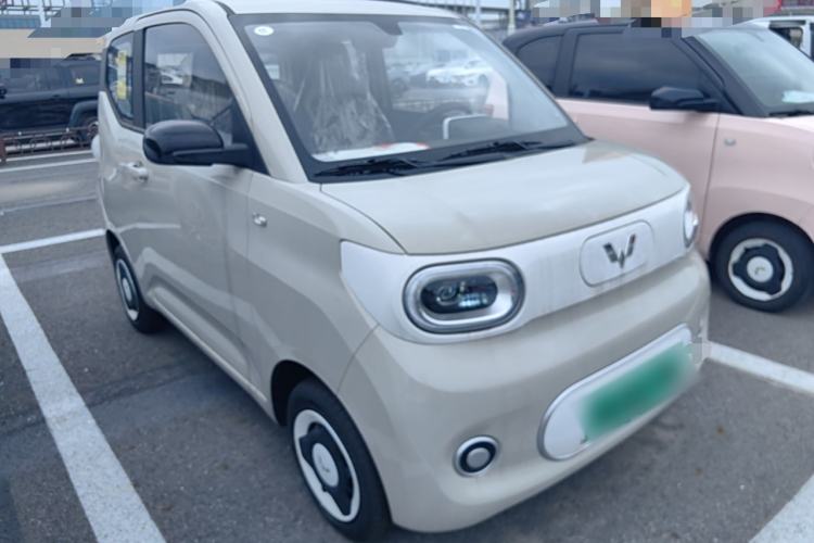 Used Wuling Hongguang MINIEV 2024 3rd Generation 215km Youth Edition Front Right 45 Deg