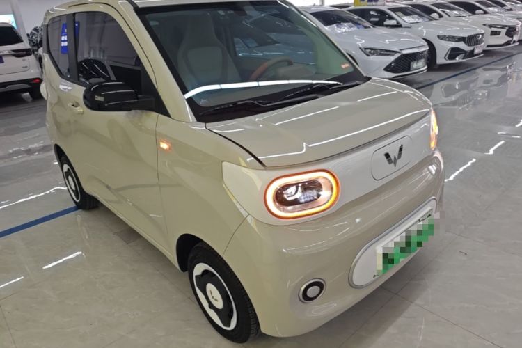 Used Wuling Hongguang MINIEV 2024 3rd Generation 215km Youth Edition Front Right 45 Deg
