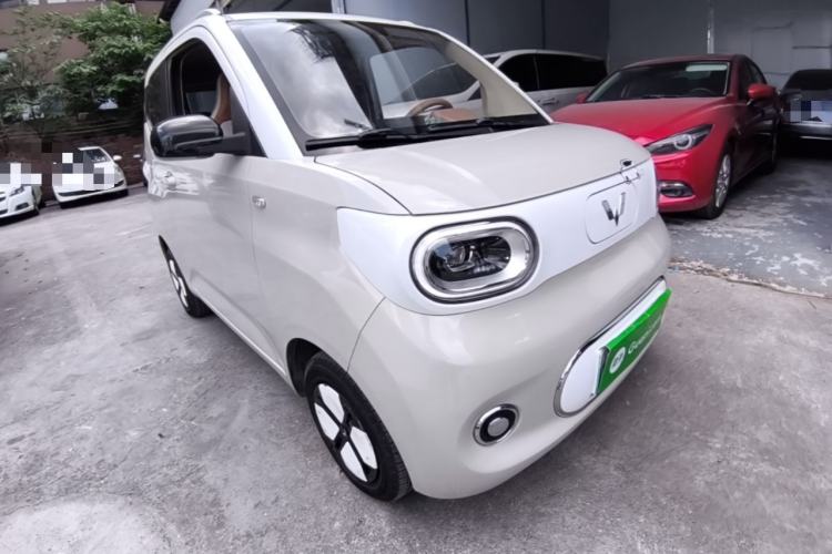 Used Wuling Hongguang MINIEV 2024 3rd Generation 215km Advanced Version Front Right 45 Deg
