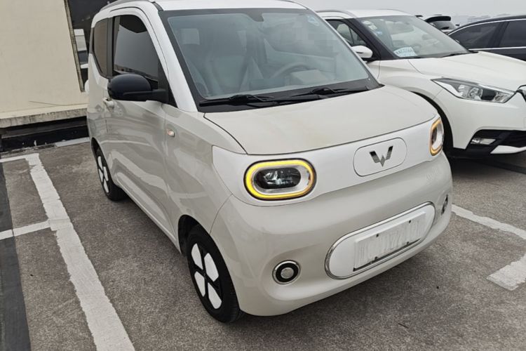 Used Wuling Hongguang MINIEV 2024 3rd Generation 215km Advanced Version Front Right 45 Deg