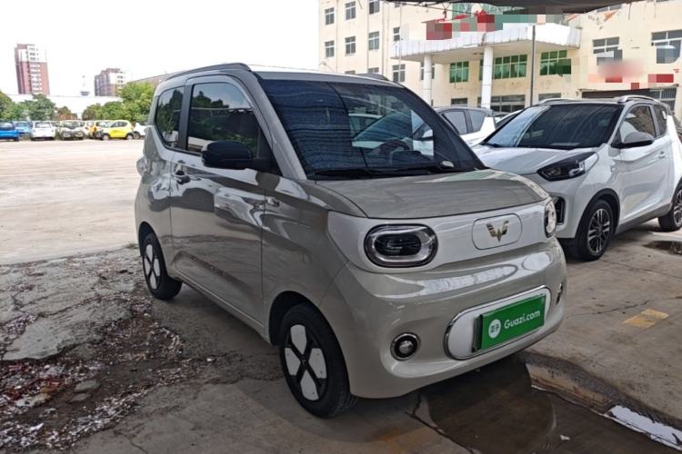 Used Wuling Hongguang MINIEV 2024 3rd Generation 215km Advanced Version Front Right 45 Deg