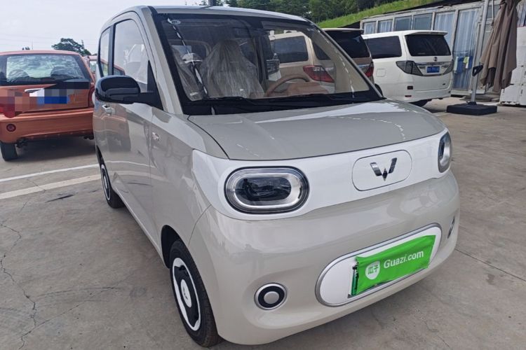 Used Wuling Hongguang MINIEV 2024 3rd Generation 215km Youth Edition Front Right 45 Deg