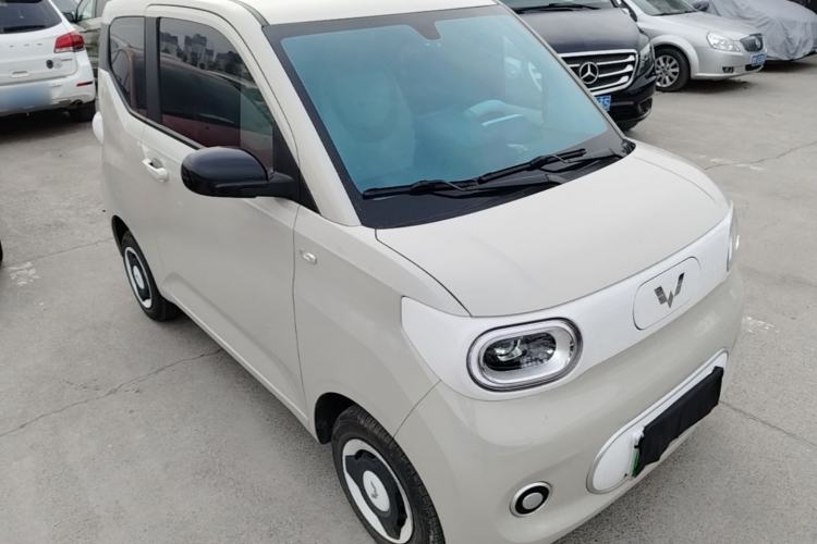 Used Wuling Hongguang MINIEV 2024 3rd Generation 215km Youth Edition Front Right 45 Deg