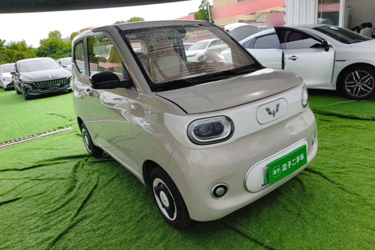 Used Wuling Hongguang MINIEV 2024 3rd Generation 215km Youth Edition Front Right 45 Deg