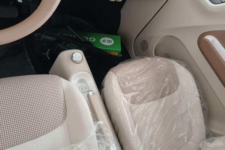 Used Wuling Hongguang MINIEV 2024 3rd Generation 215km Youth Edition Gear Lever