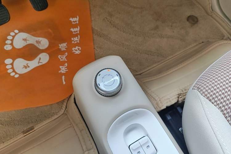Used Wuling Hongguang MINIEV 2024 3rd Generation 215km Youth Edition Gear Lever