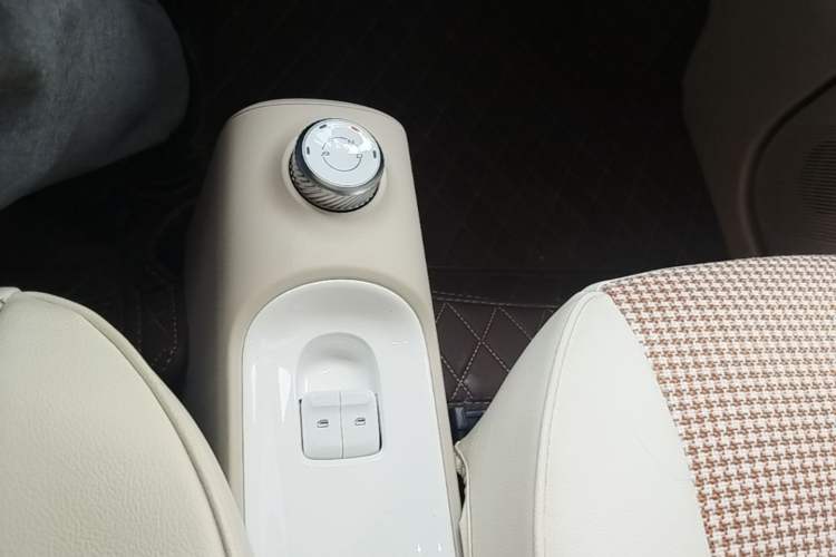 Used Wuling Hongguang MINIEV 2024 3rd Generation 215km Youth Edition Gear Lever