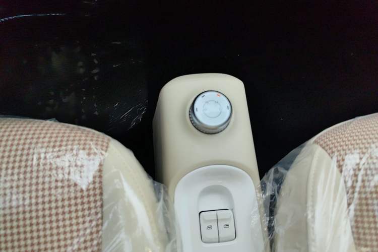 Used Wuling Hongguang MINIEV 2024 3rd Generation 215km Youth Edition Gear Lever