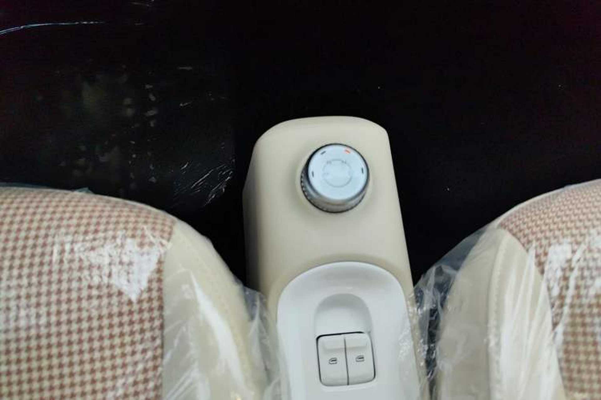 Used Wuling Hongguang MINIEV 2024 3rd Generation 215km Youth Edition Gear Lever
