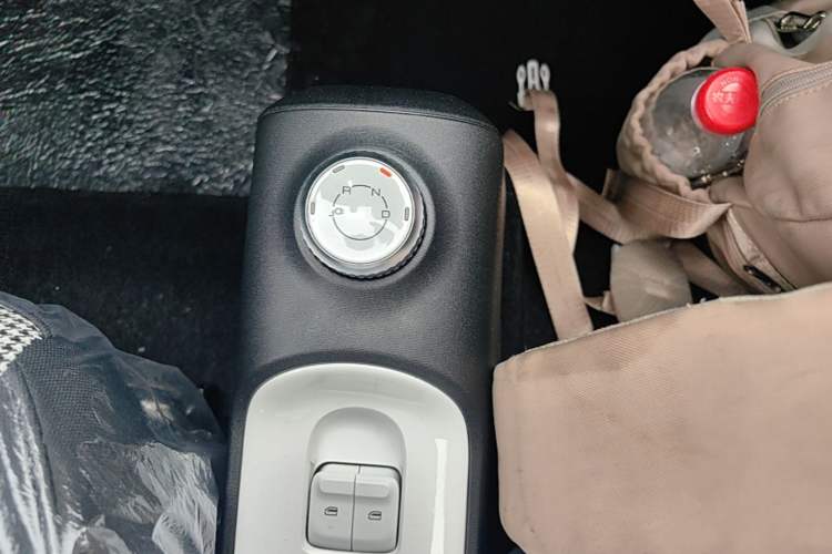 Used Wuling Hongguang MINIEV 2024 3rd Generation 215km Youth Edition Gear Lever