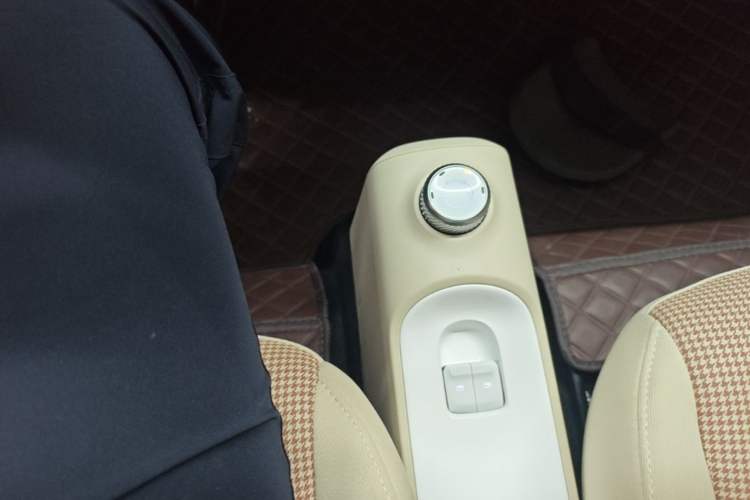 Used Wuling Hongguang MINIEV 2024 3rd Generation 215km Youth Edition Gear Lever