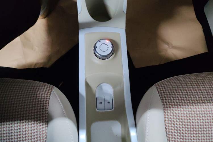Used Wuling Hongguang MINIEV 2024 3rd Generation 215km Youth Edition Gear Lever