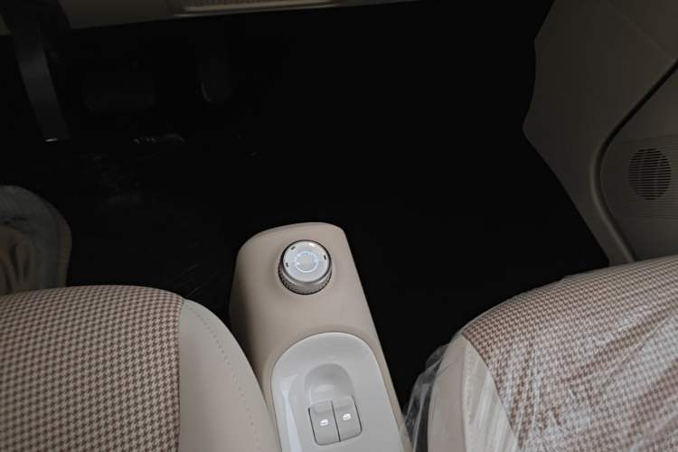 Used Wuling Hongguang MINIEV 2024 3rd Generation 215km Youth Edition Gear Lever