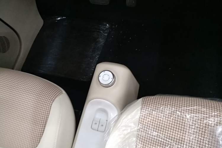 Used Wuling Hongguang MINIEV 2024 3rd Generation 215km Youth Edition Gear Lever