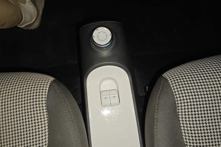 Used Wuling Hongguang MINIEV 2024 3rd Generation 215km Advanced Version Gear Lever