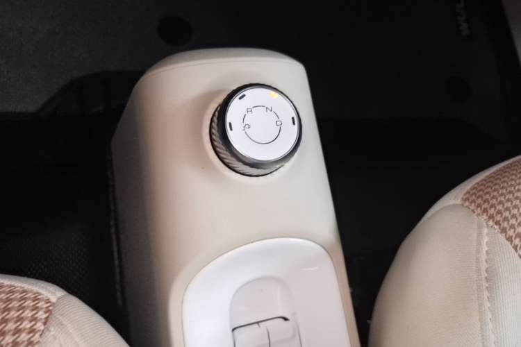 Used Wuling Hongguang MINIEV 2024 3rd Generation 215km Youth Edition Gear Lever