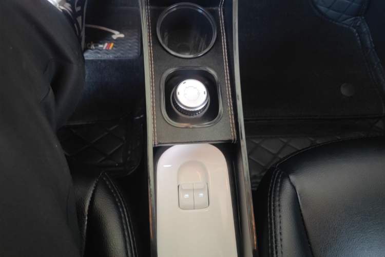 Used Wuling Hongguang MINIEV 2024 3rd Generation 215km Youth Edition Gear Lever