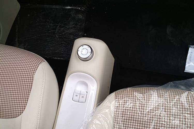 Used Wuling Hongguang MINIEV 2024 3rd Generation 215km Youth Edition Gear Lever