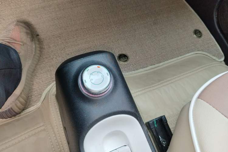 Used Wuling Hongguang MINIEV 2024 3rd Generation 215km Youth Edition Gear Lever