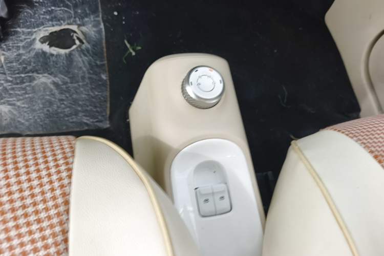 Used Wuling Hongguang MINIEV 2024 3rd Generation 215km Youth Edition Gear Lever
