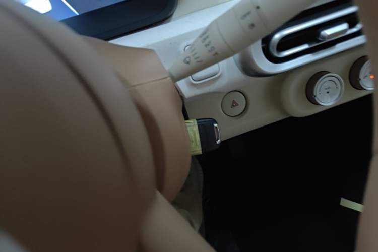 Used Wuling Hongguang MINIEV 2024 3rd Generation 215km Youth Edition Interior 1