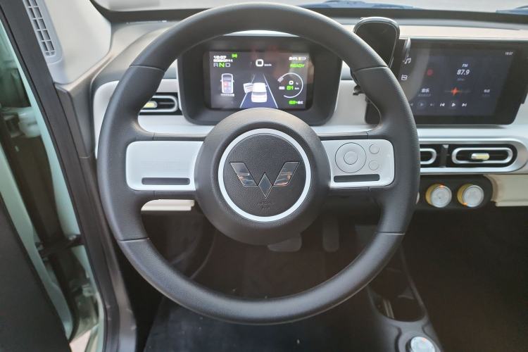 Used Wuling Hongguang MINIEV 2024 3rd Generation 215km Advanced Version Interior 1