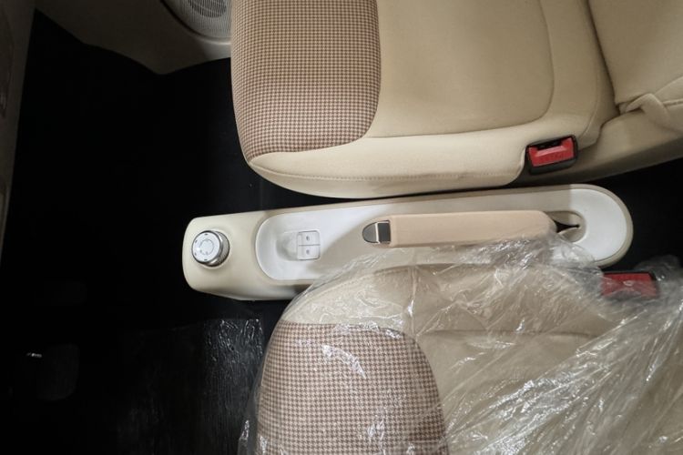 Used Wuling Hongguang MINIEV 2024 3rd Generation 215km Youth Edition Interior 1
