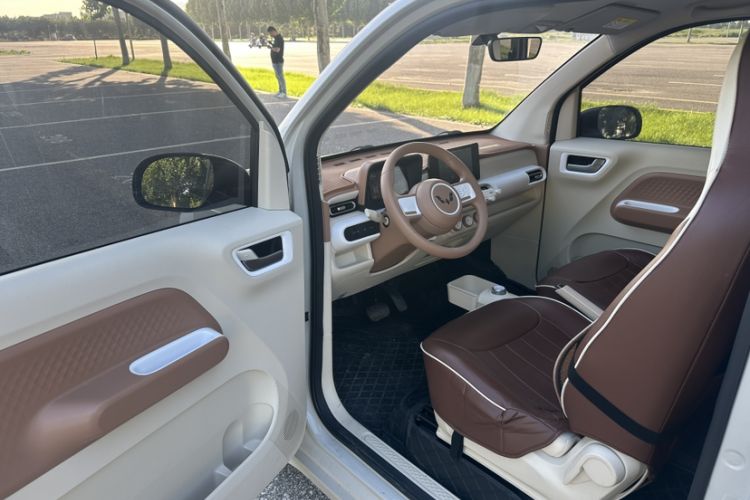 Used Wuling Hongguang MINIEV 2024 3rd Generation 215km Advanced Version Interior 1