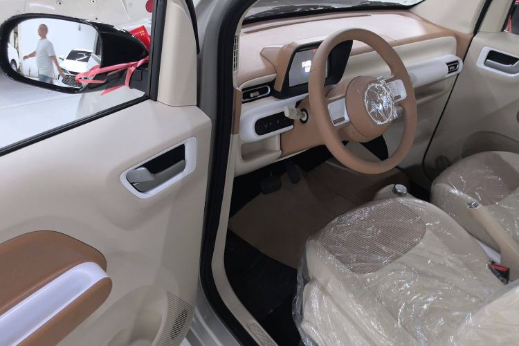 Used Wuling Hongguang MINIEV 2024 3rd Generation 215km Youth Edition Interior 2