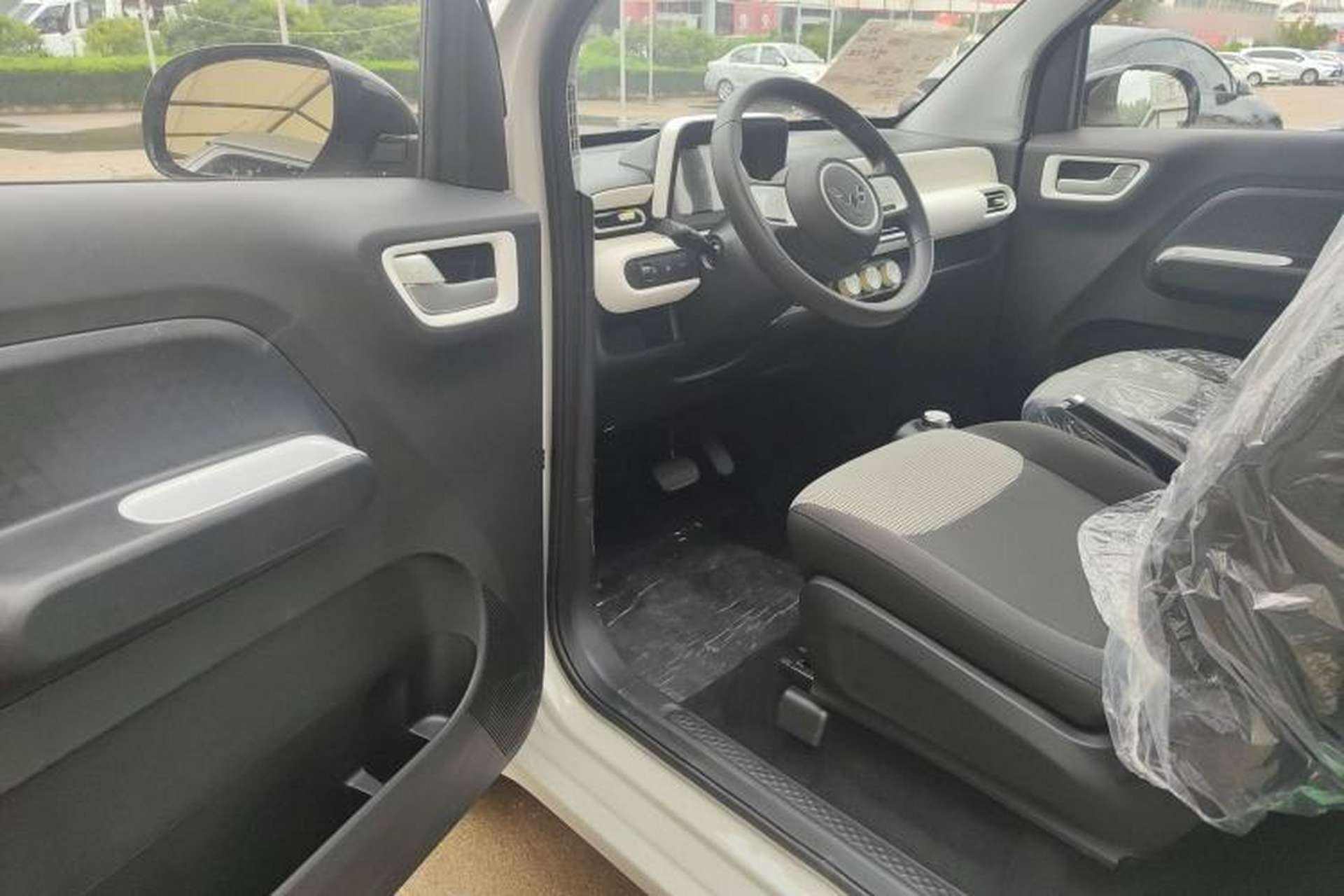 Used Wuling Hongguang MINIEV 2024 3rd Generation 215km Youth Edition Interior 2
