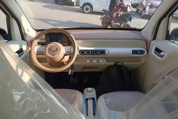 Used Wuling Hongguang MINIEV 2024 3rd Generation 215km Youth Edition Interior 2