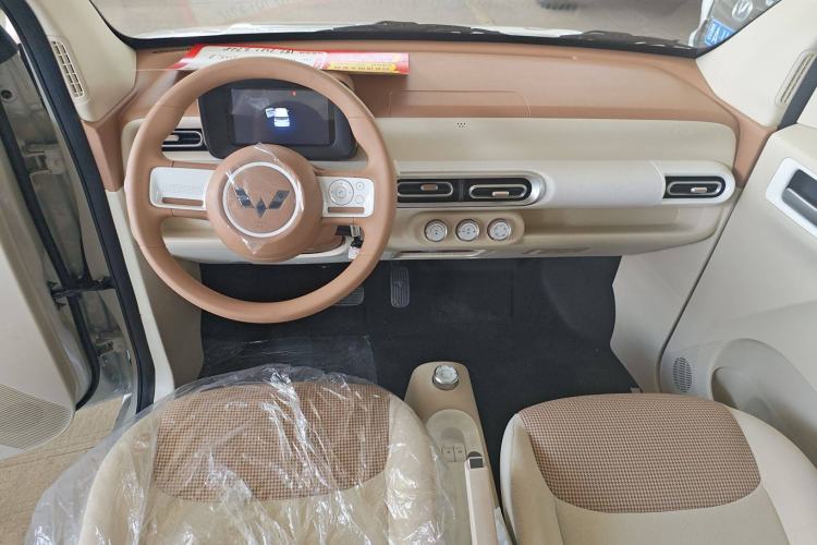 Used Wuling Hongguang MINIEV 2024 3rd Generation 215km Youth Edition Interior 3
