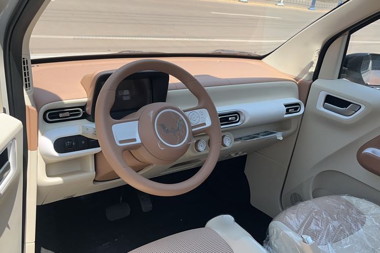 Used Wuling Hongguang MINIEV 2024 3rd Generation 215km Youth Edition Interior 3